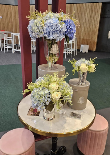 GSS16 | NEW Grand Summer Posy in Blue - Silver Vase - MOQ - 1un.